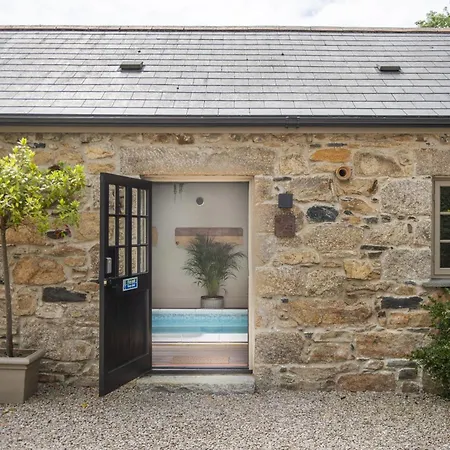 The Hay Loft Holiday home Camborne